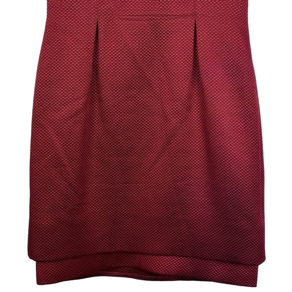 DARBY SCOTT TIERED SQUARE NECK SHORT SLEEVE JACQUARD RED HOLIDAY COCKTAIL DRESS - Picture 7 of 14